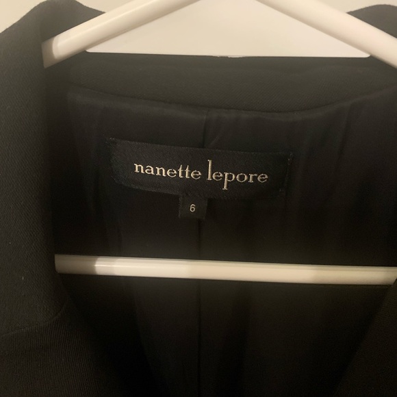 Beautiful Blazer - Picture 2 of 3